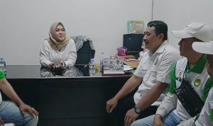 Ketua DPD APPSI Jakarta Barat, Suparno bahas pembentukan komisariat di Pasar Jembatan Lima.
