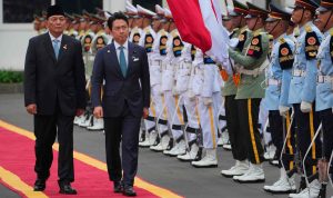 Menteri Pertahanan Republik Indonesia, Sjafrie Sjamsoeddin, menerima kunjungan kehormatan Menteri Pertahanan Jepang, Shinjiro Koizumi, di kantor Kementerian Pertahanan, Jakarta, Senin 4 Mei 2026.