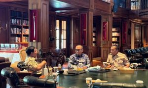Presiden Prabowo Diskusi dengan PPATK di Hambalang