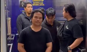Pria berinisial ML jadi tersangka setelah menghalangi dan menendang ambulans di Kota Depok. (Dok. IG @resmob_depok)