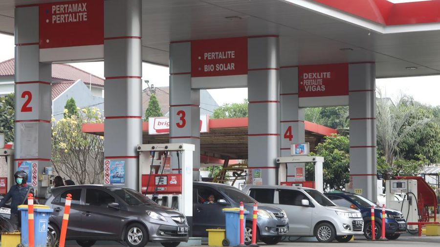 SPBU Pertamina. Harga Pertamax naik.