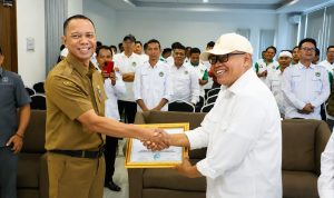 Ketua DPW APPSI Provinsi Jawa Barat, H. Nandang Sudrajat, bersama Sekretaris Daerah Kabupaten Bekasi, Endin Syamsudin. Ketua DPW APPSI Provinsi Jawa Barat, H. Nandang Sudrajat, bersama Sekretaris Daerah Kabupaten Bekasi, Endin Syamsudin.