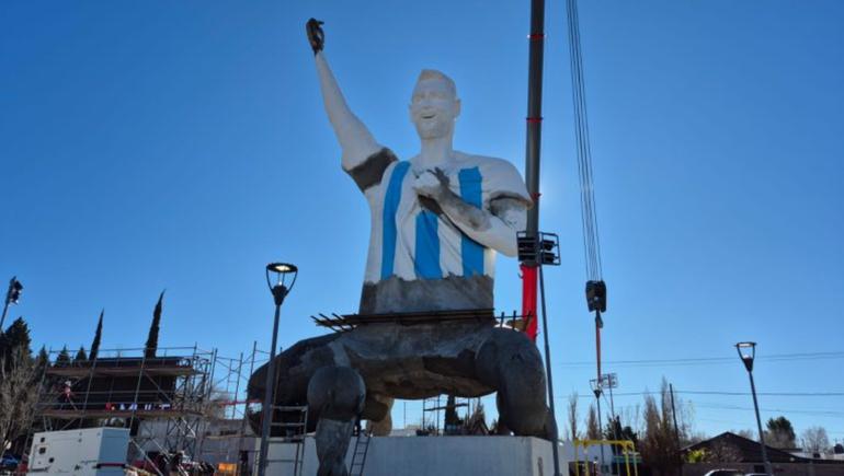 Ilustrasi patung Messi
