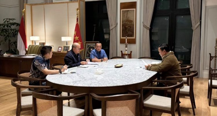 Presiden Prabowo Subianto menerima Menteri Investasi dan Hilirisasi/Kepala Danantara, Rosan Roeslani di kediaman pribadinya di Kertanegara, Jakarta. Minggu (21/6/2026).
