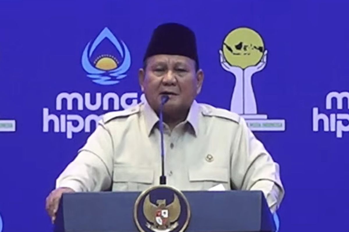 Presiden Prabowo Subianto saat berpidato dalam Musyawarah Nasional (Munas) XVIII Himpunan Pengusaha Muda Indonesia (Hipmi) di Ballroom Novotel Bandar Lampung, Rabu (10/6/2026)