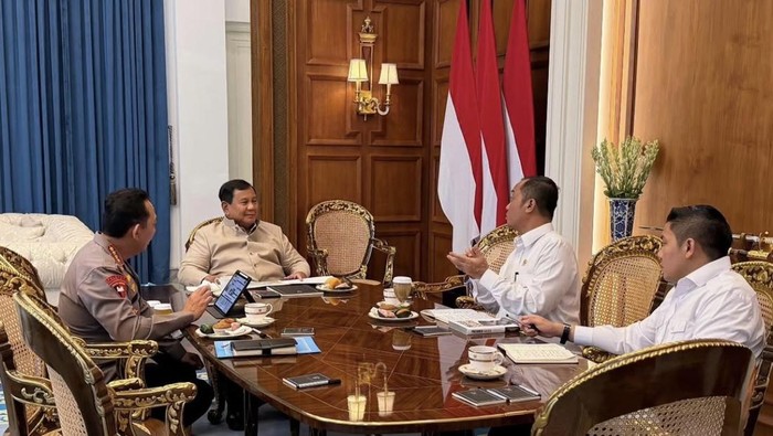 Presiden Prabowo Subianto menerima Kepala Kepolisian Negara Republik Indonesia (Kapolri) Jenderal Polisi Listyo Sigit Prabowo di Istana Merdeka, Jakarta, pada Kamis, 25 Juni 2026. Foto BPMI Setpres