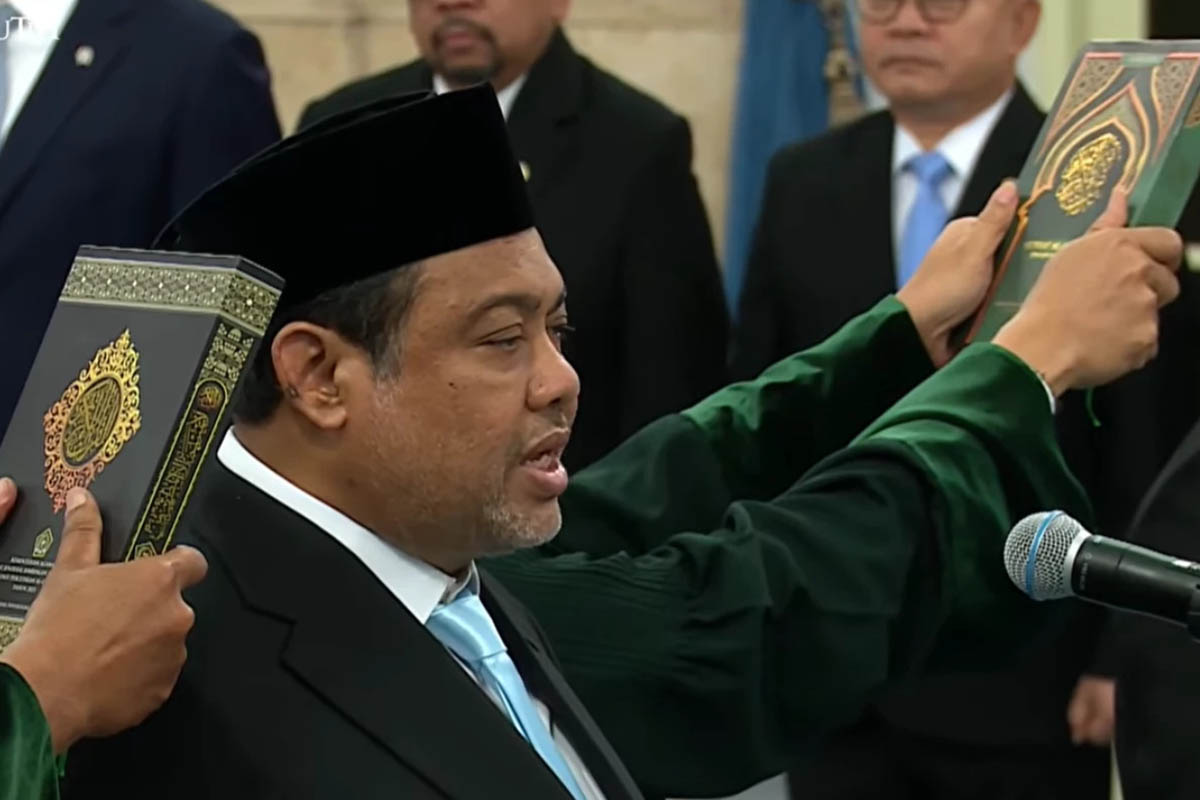 Presiden Prabowo Subianto melantik Presiden Konfederasi Serikat Pekerja Indonesia (KSPI), Said Iqbal, sebagai Penasihat Khusus Presiden Bidang Ketenagakerjaan dan Kesejahteraan Buruh di Istana Negara, Jakarta, pada Senin, 8 Juni 2026.