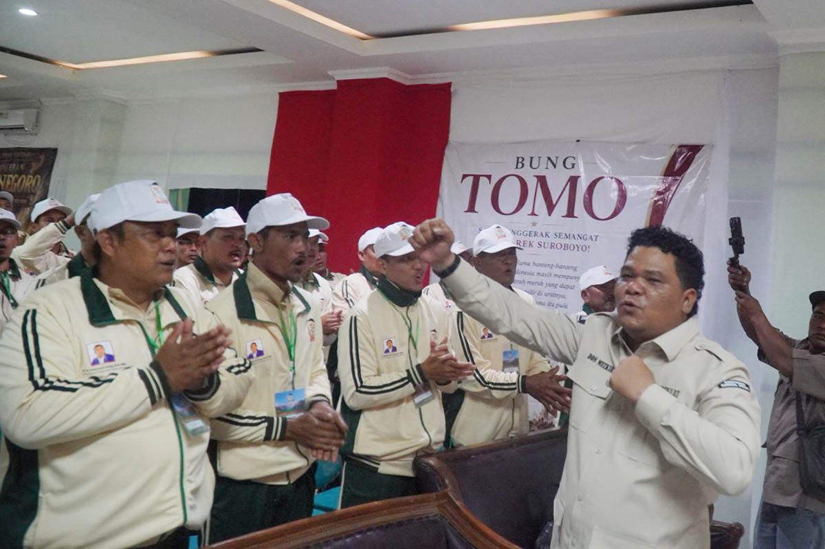 Don Muzakir Ketua Umum DPN Tani Merdeka Indonesia sedang menyampaikan materi pada Diklat ke II terkait penguatan organisasi.