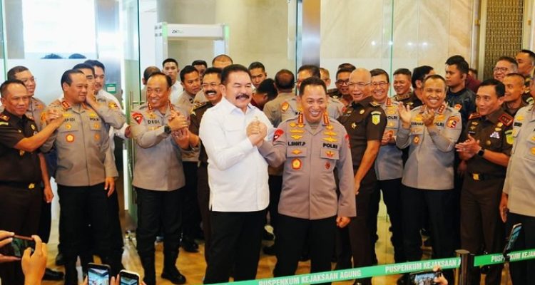 Pertemuan antara Kapolri dan Jaksa Agung di Kantor Kejagung (dok. Istimewa).