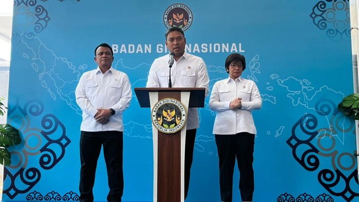 Kepala Badan Gizi Nasional (BGN) Sudaryono dalam konferensi pers, di Kantor BGN.