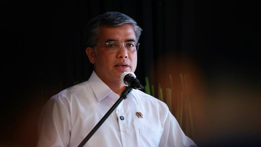 Menaker Yassierli dalam acara Kemnaker dan BNSP Fasilitasi 15 Skema Sertifikasi Kompetensi untuk Lulusan MagangHub