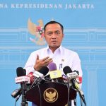 Menteri Sekretaris Negara Prasetyo Hadi saat memberikan keterangan pers di Istana Merdeka. Menteri Sekretaris Negara Prasetyo Hadi di Istana Merdeka
