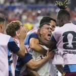Bek Timnas Spanyol Pedro Porro (kedua dari kanan) merayakan gol bersama rekan-rekan setimnya selama pertandingan semifinal antara Prancis dan Spanyol di Piala Dunia FIFA 2026 di Stadion Dallas, Dallas, Amerika Serikat, pada Rabu, 15 Juli 2026.(Foto: Xinhua)