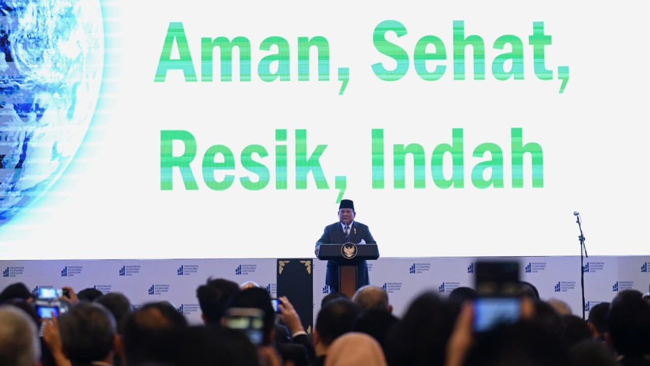 Presiden Prabowo Subianto saat menyampaikan pidato pada Indonesia Economic Outlook 2026 di Wisma Danantara Indonesia, Jakarta, pada Jumat, 13 Februari 2026. Foto: BPMI Setpres