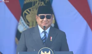 Presiden Prabowo Subianto untuk memberikan arahan mendalam bagi seluruh personel Polri di peringatan Hari Bhayangkara ke-80, dekat dengan rakyat. Presiden Prabowo Subianto untuk memberikan arahan mendalam bagi seluruh personel Polri di peringatan Hari Bhayangkara ke-80, dekat dengan rakyat.