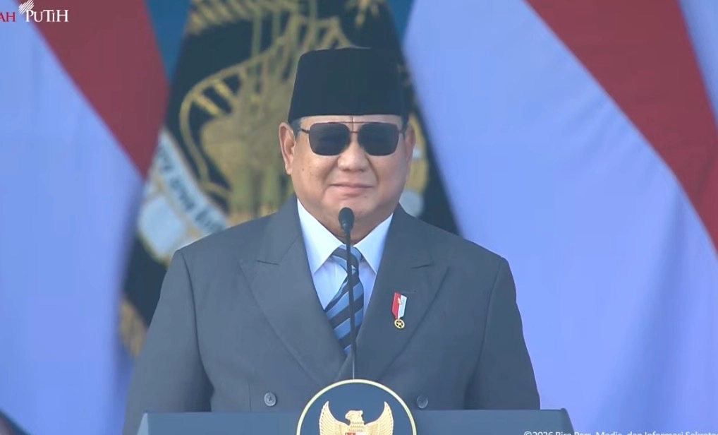 Presiden Prabowo Subianto untuk memberikan arahan mendalam bagi seluruh personel Polri di peringatan Hari Bhayangkara ke-80, dekat dengan rakyat.