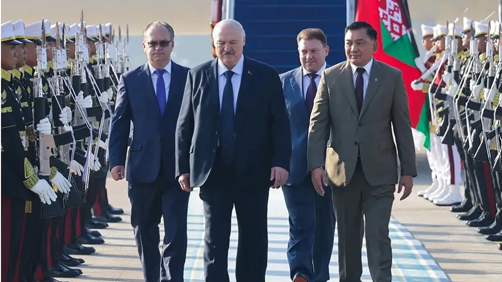 Presiden Republik Belarus, Alexander Lukashenko, tiba di Indonesia. Foto: Instagram/ Sjafrie Sjamsoeddin
