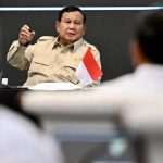 Presiden Prabowo Subianto memimpin rapat terbatas mengenai Koperasi Desa/Kelurahan Merah Putih (KDKMP) dan program Makan Bergizi Gratis (MBG) di Istana Kepresidenan RI, Jakarta, Rabu (15/7/2026).