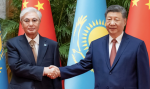 Presiden Tiongkok Xi Jinping bertemu dengan Presiden Kazakhstan Kassym-Jomart Tokayev