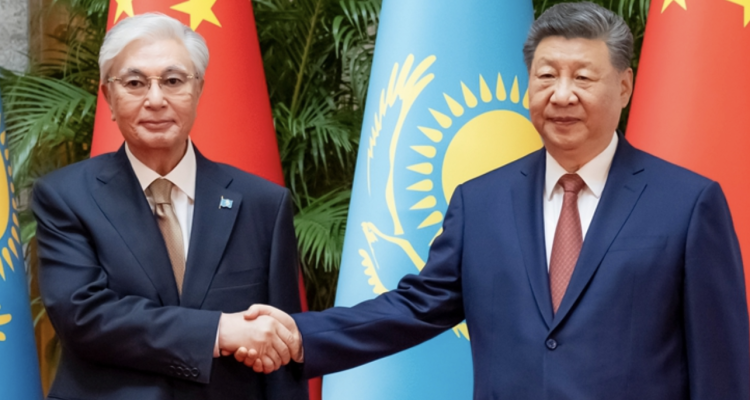 Presiden Tiongkok Xi Jinping bertemu dengan Presiden Kazakhstan Kassym-Jomart Tokayev