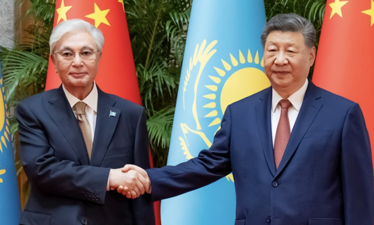 Presiden Tiongkok Xi Jinping bertemu dengan Presiden Kazakhstan Kassym-Jomart Tokayev