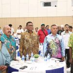 anggota DPD RI, Pdt. David Harold Waromi Anggota DPD RI, Pdt. David Harold Waromi, Bersama Kereth dalam kegiatan Merama Taminohi Tatampi Ruhuyai