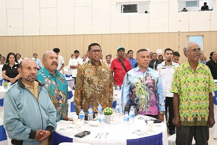Anggota DPD RI, Pdt. David Harold Waromi, Bersama Kereth dalam kegiatan Merama Taminohi Tatampi Ruhuyai