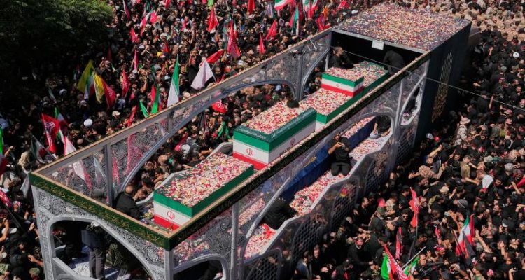 potret pengantaran pemakaman Ali Khameini di Iran Dok. CNN