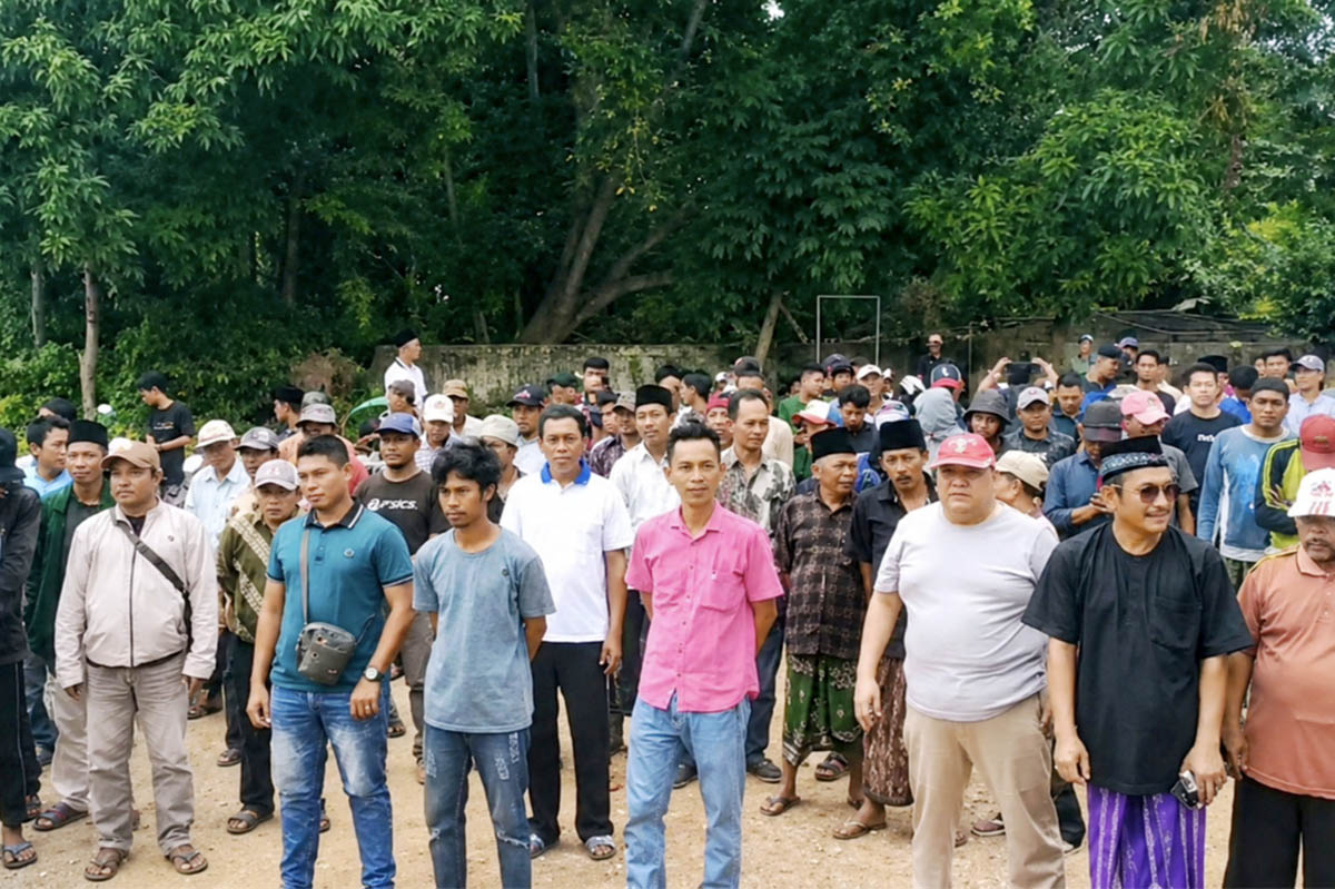 Ratusan buruh yang akan berangkat ke Jakarta. (Foto: Kompas)