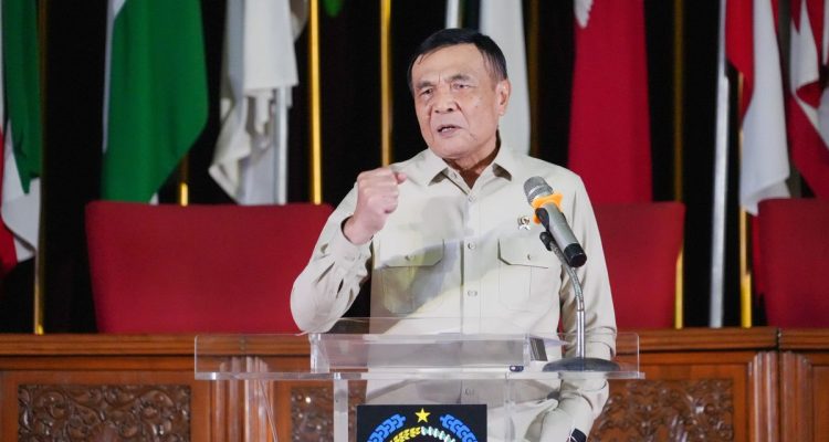 Menteri Koordinator Bidang Politik dan Keamanan (Menko Polkam) Djamari Chaniago