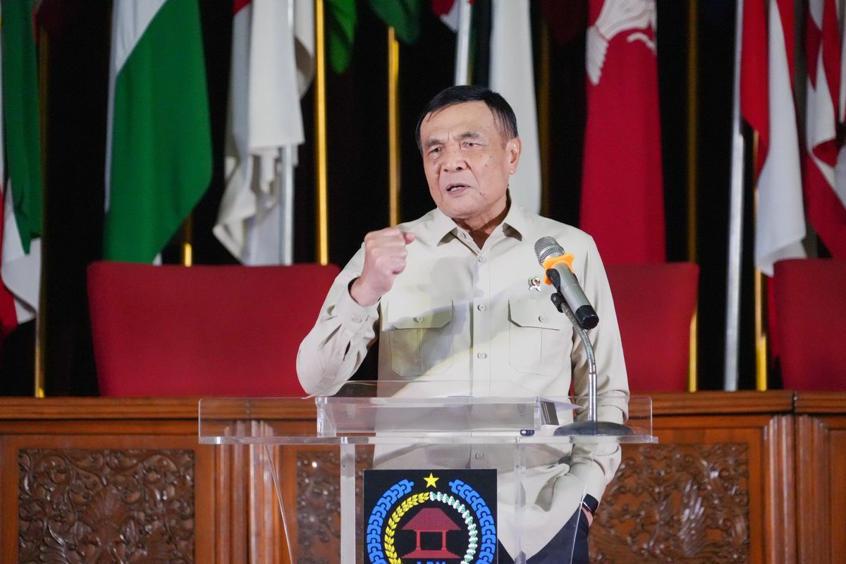 Menteri Koordinator Bidang Politik dan Keamanan (Menko Polkam) Djamari Chaniago
