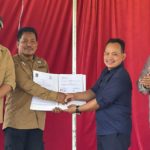 Mou Gubernur Sumatera Selatan Herman Deru dan Ketua Umum DPN Tani Merdeka Indonesia Don Muzakir menyaksikan penyerahan kerja sama antara Universitas Nurul Huda dengan DPW Tani Merdeka Indonesia Provinsi Sumatera Selatan