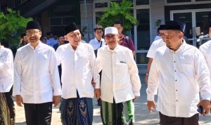Muktamar NU ke-35 di Jombang Sekretaris Jenderal PBNU Saifullah Yusuf atau Gus Ipul, didampingi Ketua PWNU Jawa Timur KH. Abdul Hakim Mahfudz dan jajaran pengasuh Pondok Pesantren Bahrul Ulum Tambakberas, Jombang, Jawa Timur, meninjau kesiapan Lokasi Muktamar ke-35 NU, Senin (6/8/2026).