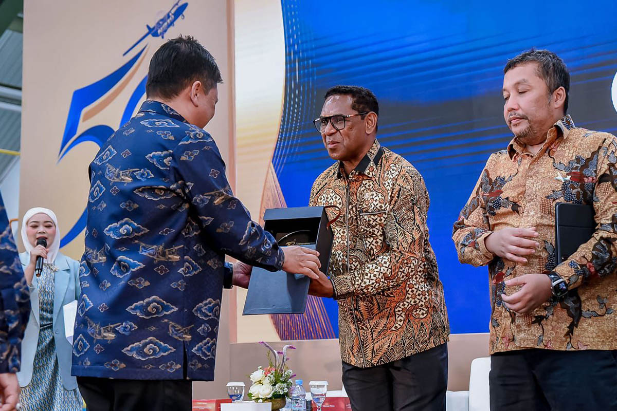 Pdt. David Harold Waromi Anggota DPD RI dari daerah pemilihan Papua.