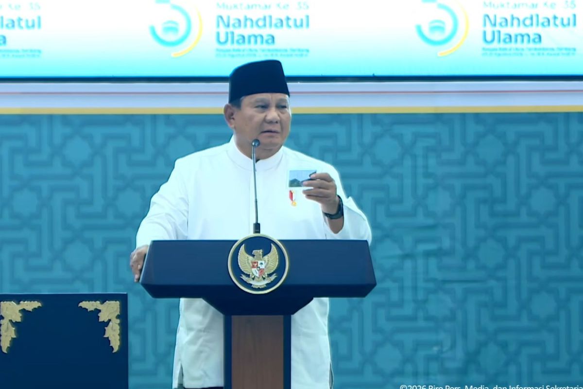 Presiden RI Prabowo Subianto menerima Kartu Tanda Anggota NU (Kartanu) yang berlaku seumur hidup.
