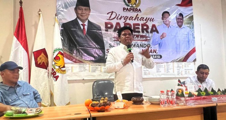 Ketua Umum DPP Papera Don Muzakir (tengah)