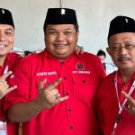 Achmad Hidayat(tengah).
