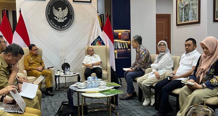 DPP APPSI DPP Asosiasi Pedagang Pasar Seluruh Indonesia (APPSI) menggelar pertemuan dengan Bima Arya Sugiarto, Wakil Menteri Dalam Negeri, pada Selasa 8 September 2026.