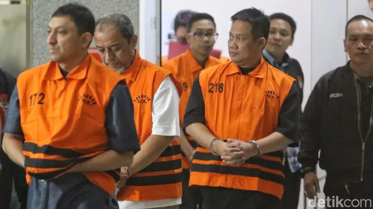 Delapan tersangka kasus suap HGB