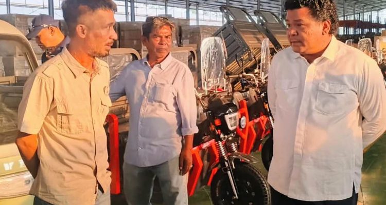 Don Muzakir Ketua Umum DPN Tani Merdeka Indonesia berkunjung ke PT Yifang Eco Vehicle di Tangerang.