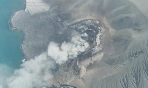 Tampilan foto udara erupsi Gunung Anak Krakatau