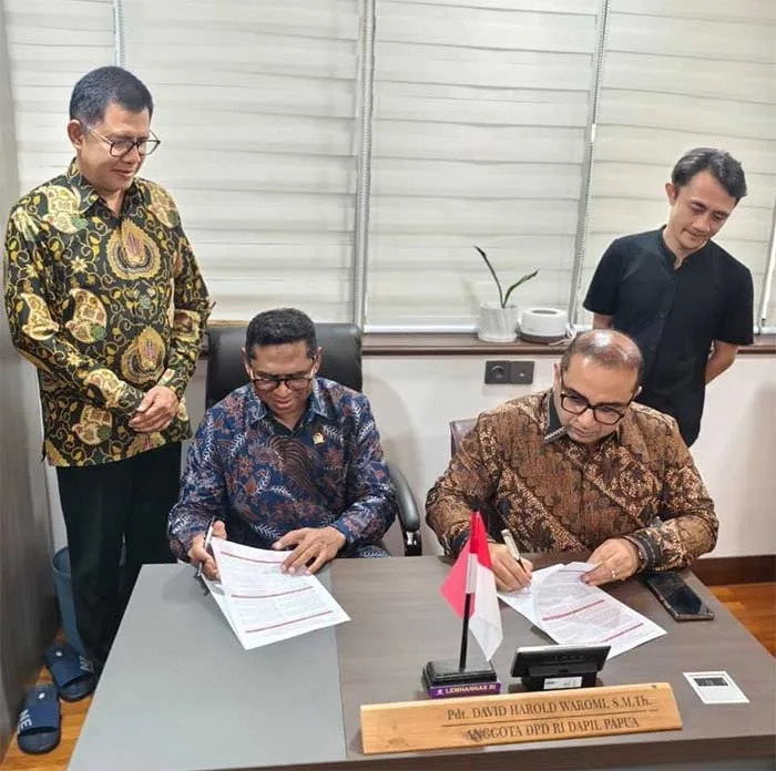 Anggota DPR RI Pdt David Harold Waromi menandatangani MoU dengan Universal Prognostics untuk memperluas akses skrining dini kanker payudara