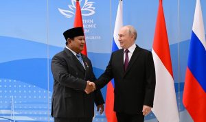 Presiden Prabowo Subianto dan Presiden Rusia Vladimir Putin berjabat tangan saat bertemu dalam acara jamuan santap siang di Vladivostok, Rusia. Presiden Prabowo Subianto dan Presiden Rusia Vladimir Putin berjabat tangan saat bertemu dalam acara jamuan santap siang di Vladivostok, Rusia, Kamis (3/9/2026). (Dok. Biro Pers, Media, dan Informasi Sekretariat Presiden)