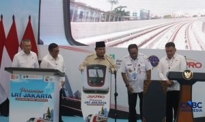Presiden RI Prabowo Subianto dan Gubernur DKI Jakarta Pramono Anung Wibowo di Stasiun LRT Kelapa Gading, Jakarta Utara, Rabu (16/9/2026).