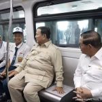 Presiden Prabowo Subianto bersama Gubernur DKI Jakarta, Pramono Anung, saat mencoba LRT Jakarta Kelapa Gading-Manggarai, Rabu (16/9/2026)