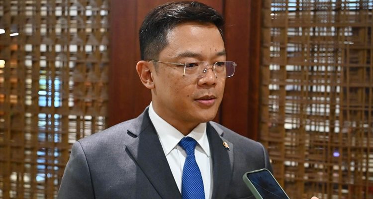 Menteri Luar Negeri Sugiono