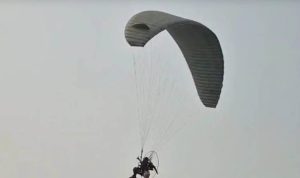 Tim Alfa gabungan dari tiga matra TNI melakukan surveilans dan pemetaan melalui udara untuk mendeteksi titik panas serta mencari jalur tercepat menuju lokasi kebakaran hutan dan lahan (karhutla) di wilayah Kalimantan Barat.