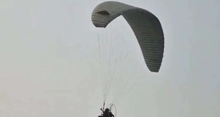 Tim Alfa gabungan dari tiga matra TNI melakukan surveilans dan pemetaan melalui udara untuk mendeteksi titik panas serta mencari jalur tercepat menuju lokasi kebakaran hutan dan lahan (karhutla) di wilayah Kalimantan Barat.