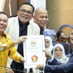 Wakil Ketua DPR RI Sufmi Dasco Ahmad saat memimpin Rapat Pleno Panja bersama pimpinan Baleg DPR RI, anggota Panja, serta perwakilan pemerintah membahas RUU tentang Pengaturan Reforma Agraria. Foto: Istimewa