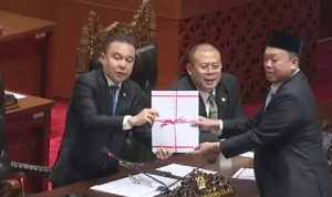 dpr sahkan ruu pengaturan reforma DPR mengesahkan RUU tentang Pengaturan Reforma Agraria menjadi Undang-undang dalam Rapat Paripurna di Gedung DPR, Senayan, Jakarta Pusat, Selasa (22/9/2026).